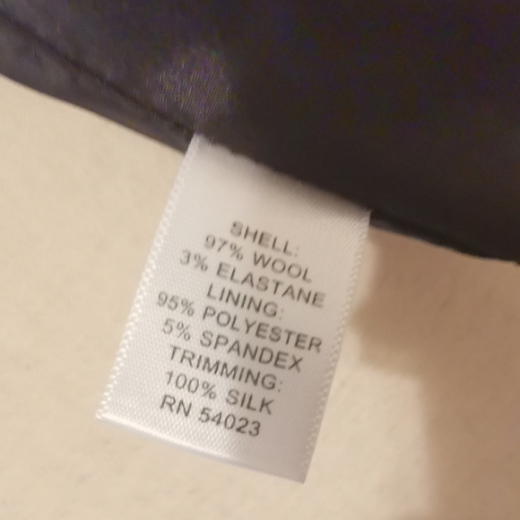 ❌SOLD❌ Banana Republic Little Black Dres - Picture 7 of 7